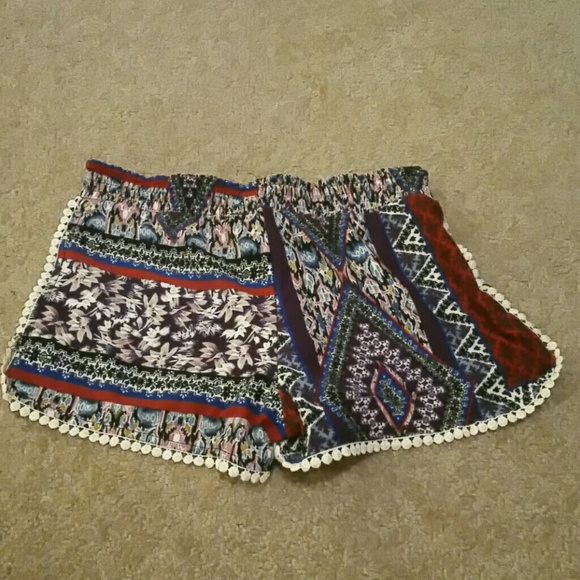 Shorts - Picture 2 of 3